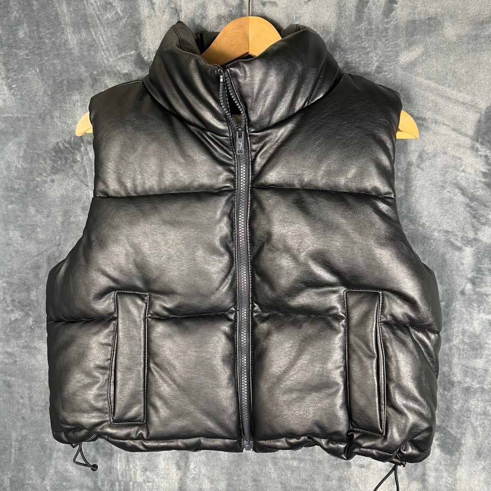 Hollister Faux Leather Puffer Vest Womens Medium Black Quilted Zip Up Crop Vest